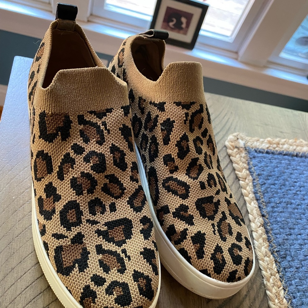 Steve Madden size 8 cheetah print slip one w/ heel